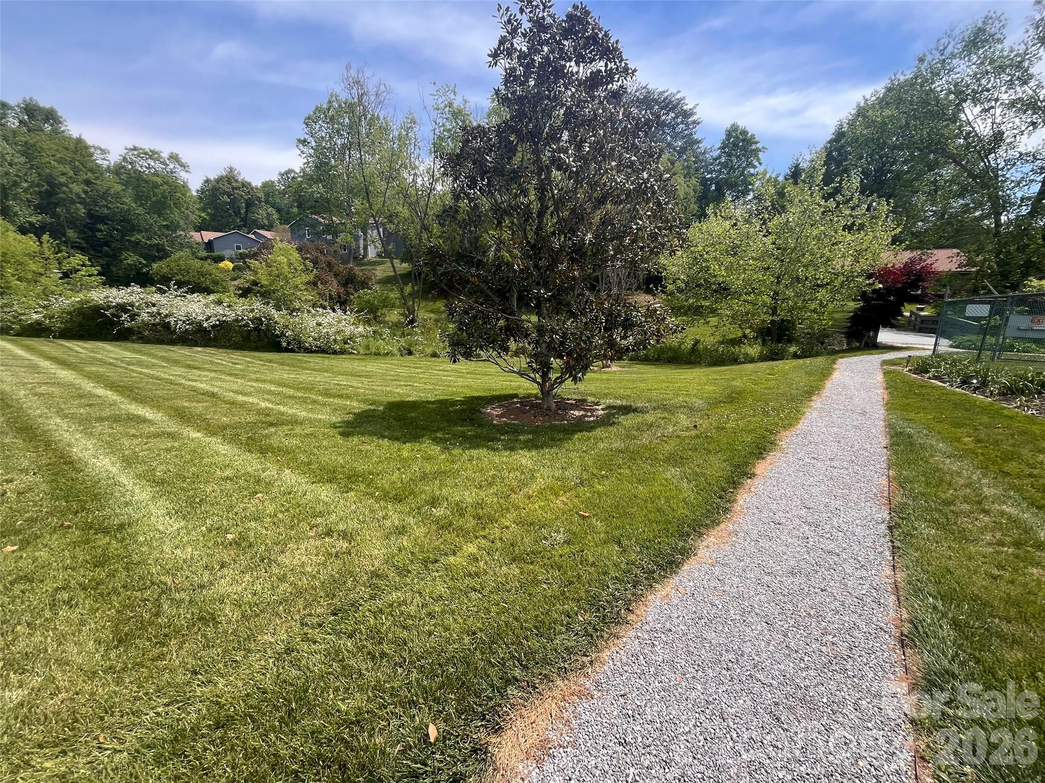 1 Hedgerose Court B Property Photo 20