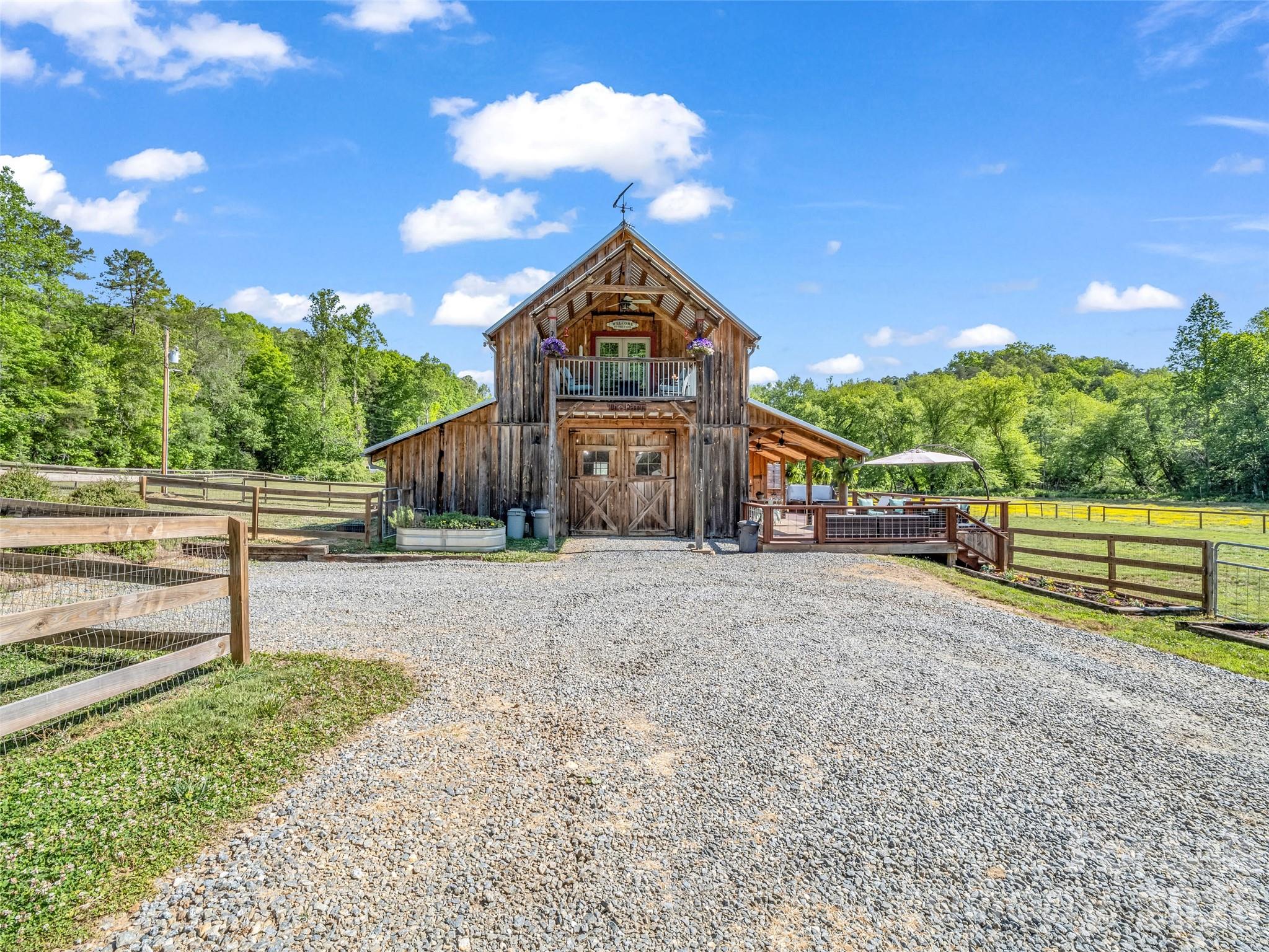 400 Calhoun Trail Property Photo 3