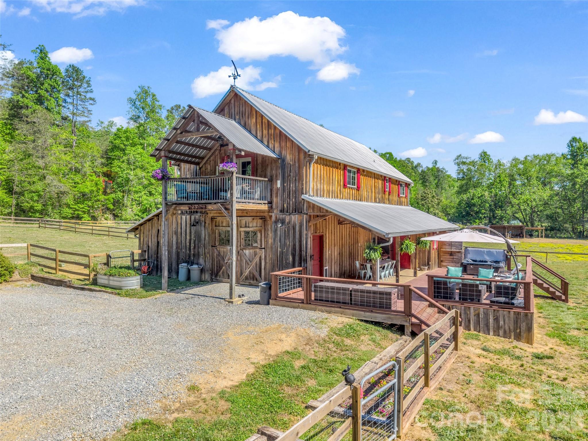 400 Calhoun Trail Property Photo 4
