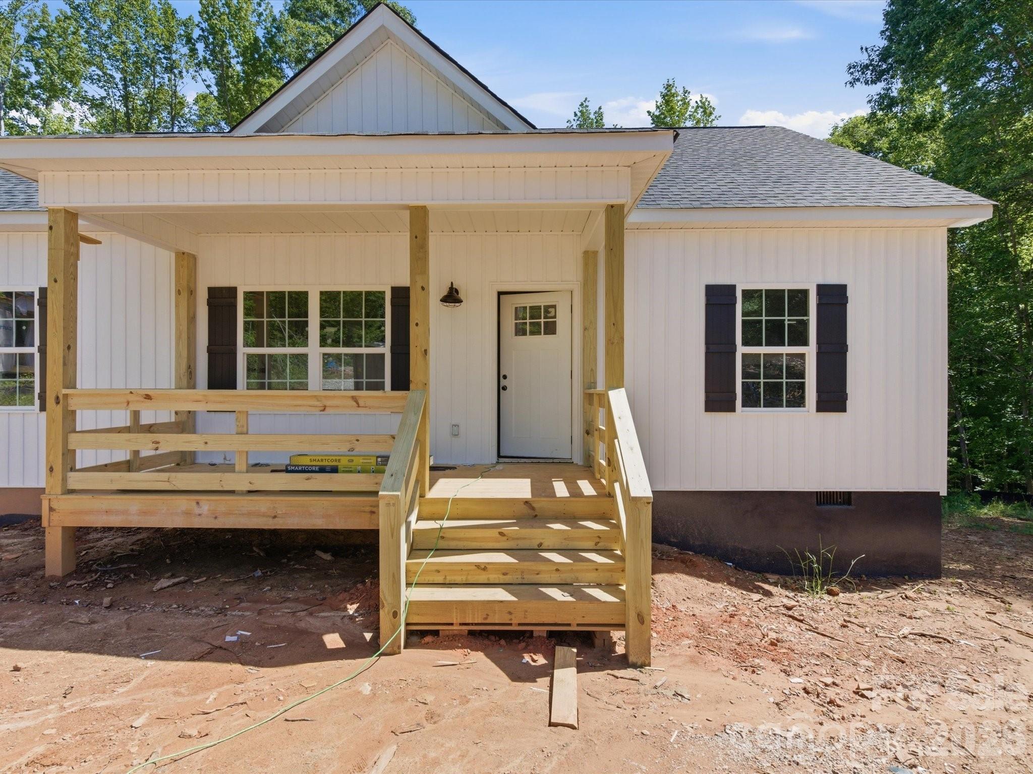1222 Woodpecker Drive Property Photo 3