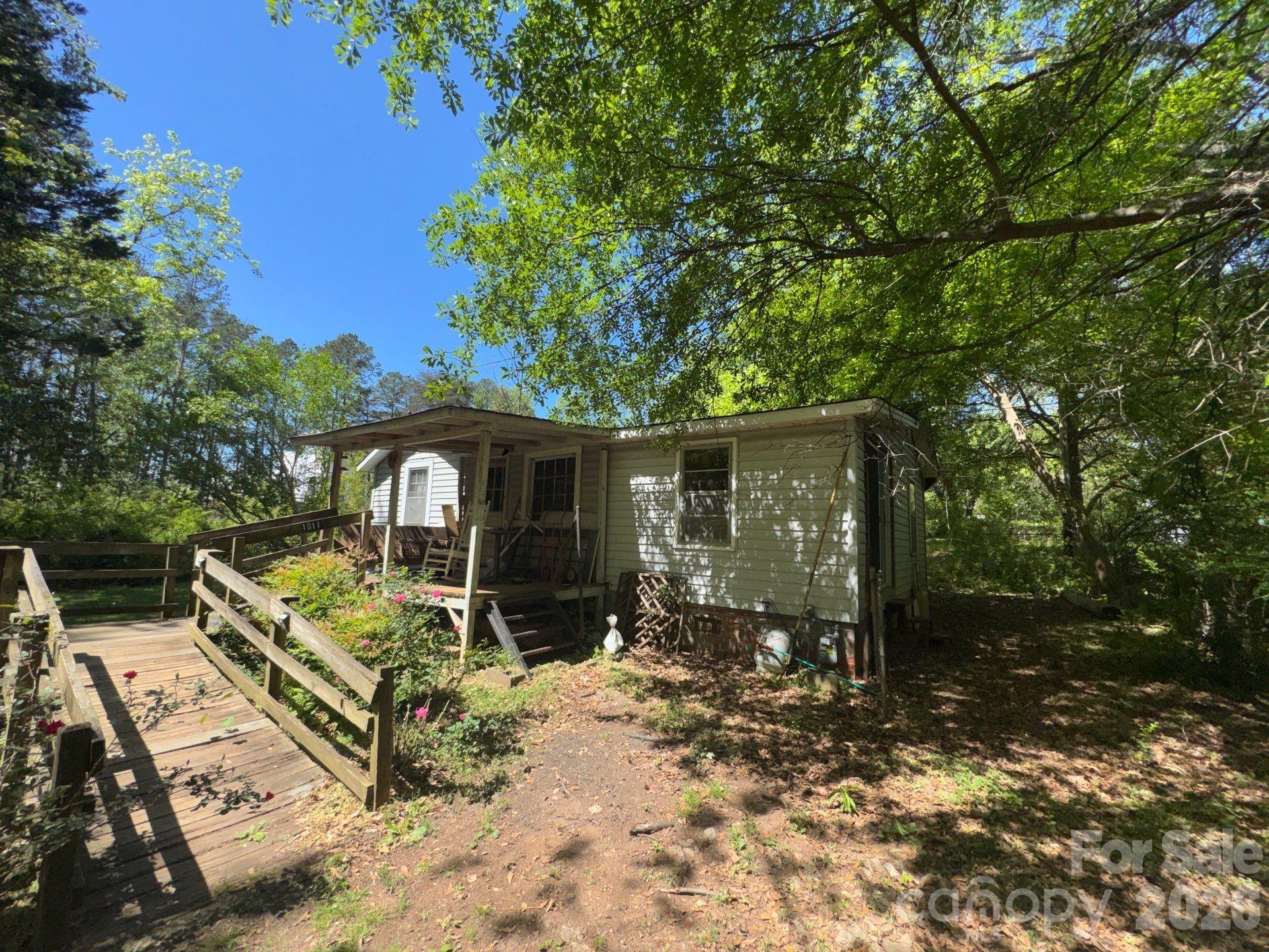 1011 Wellman Street Property Photo 1