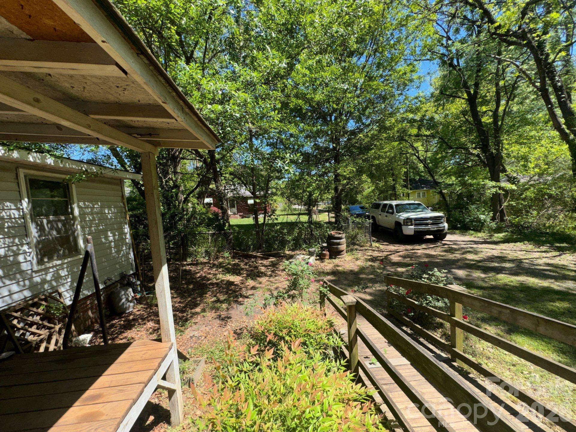 1011 Wellman Street Property Photo 10