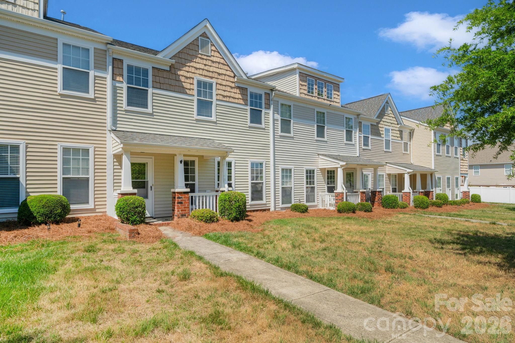 1021 Laparc Lane Property Photo 2