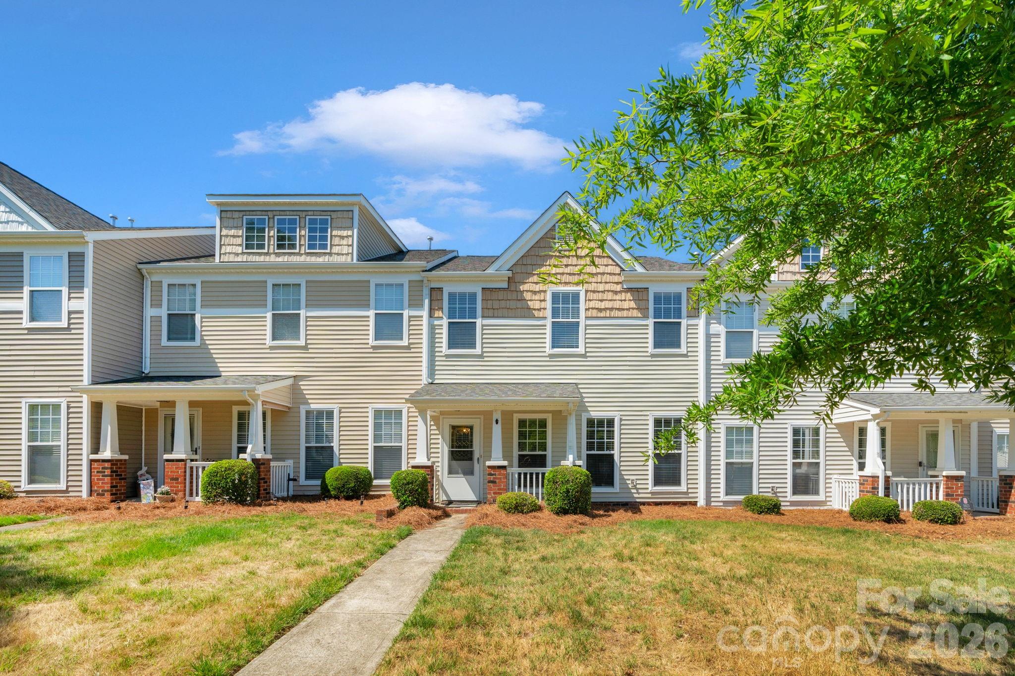 1021 Laparc Lane Property Photo 3