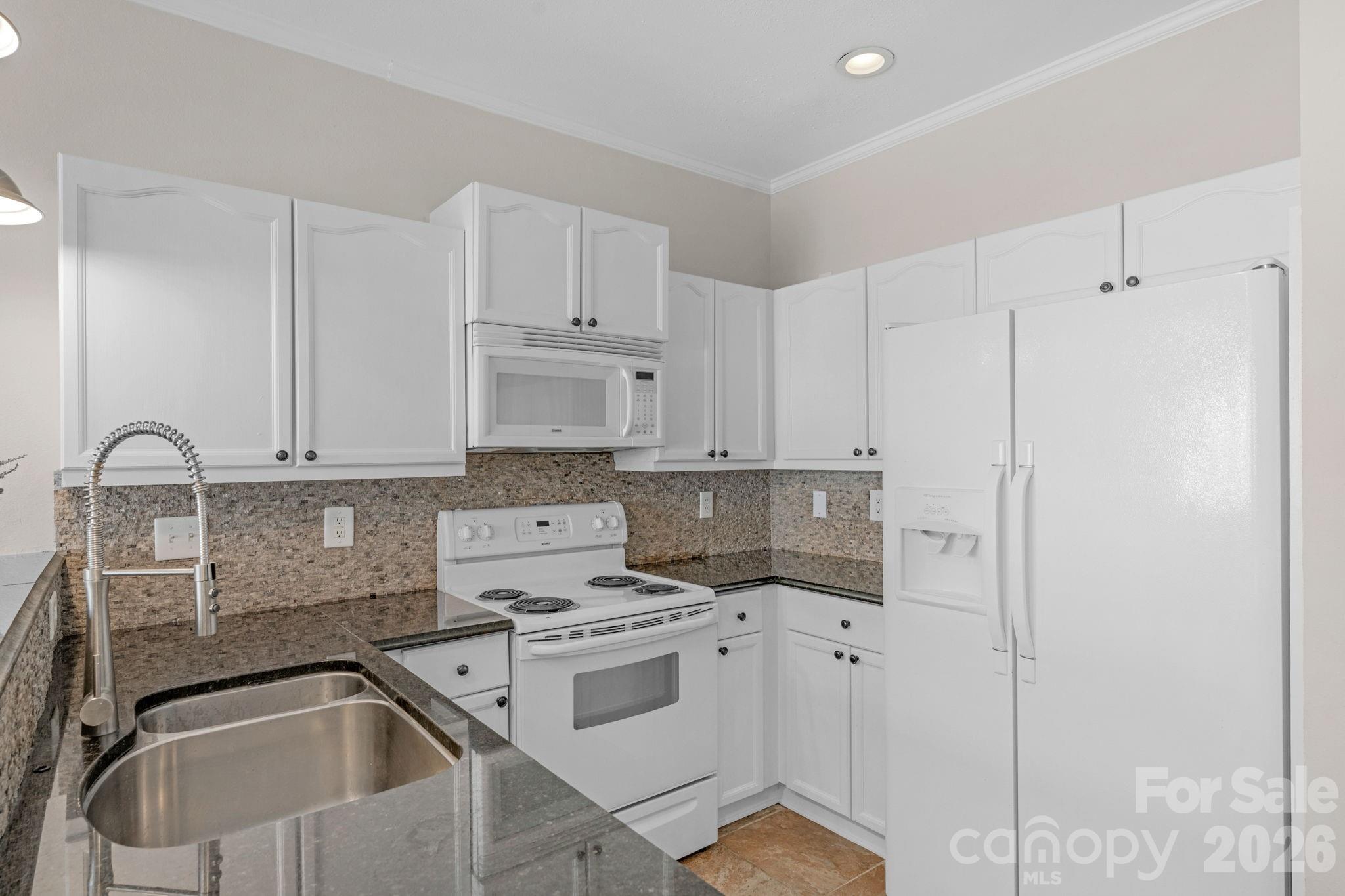 1021 Laparc Lane Property Photo 14