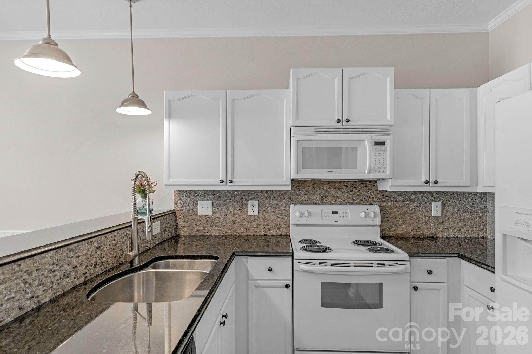 1021 Laparc Lane Property Photo 15