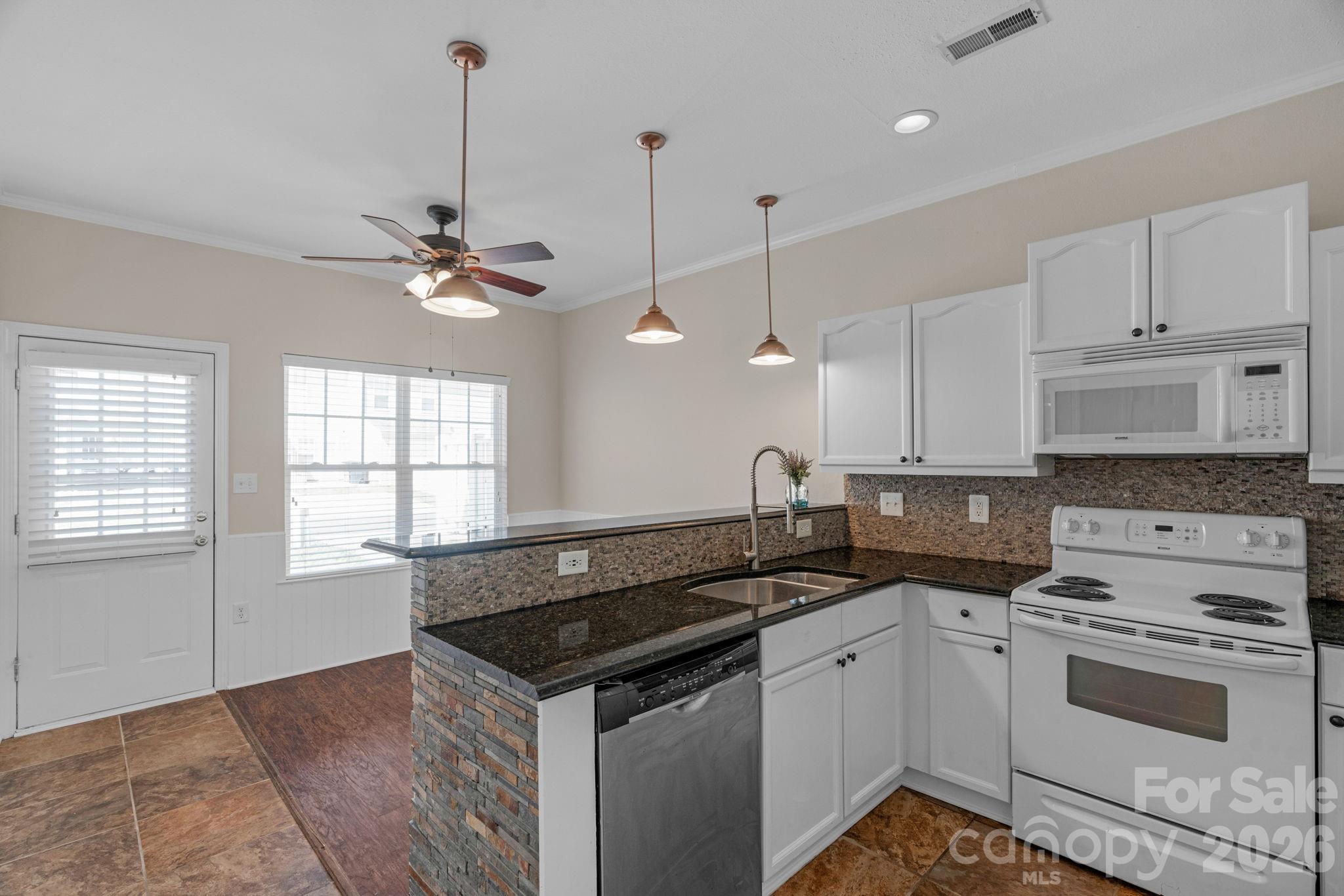 1021 Laparc Lane Property Photo 16