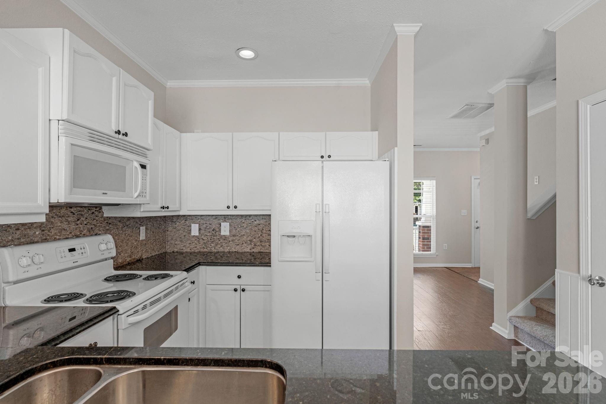 1021 Laparc Lane Property Photo 17