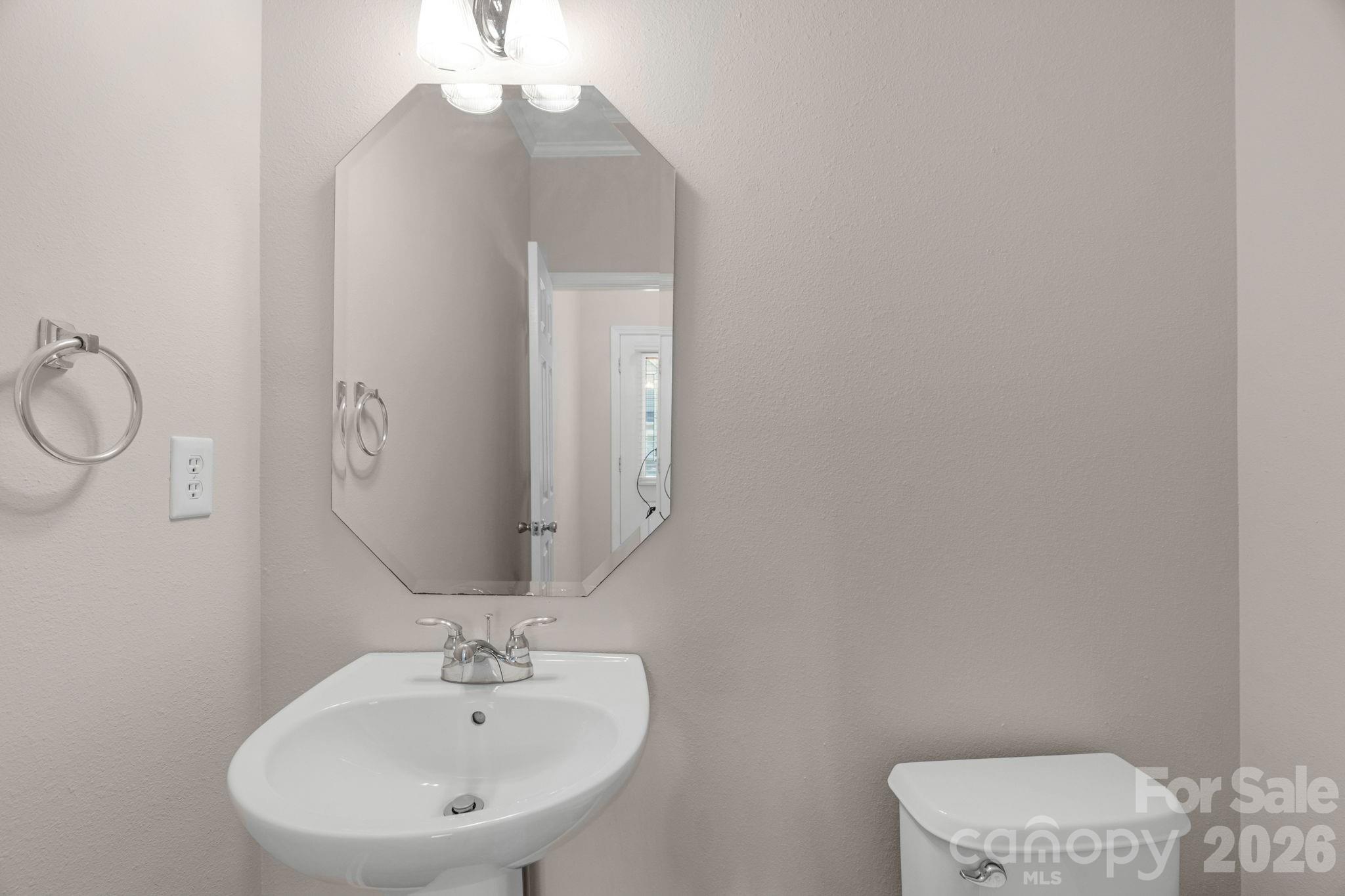 1021 Laparc Lane Property Photo 20
