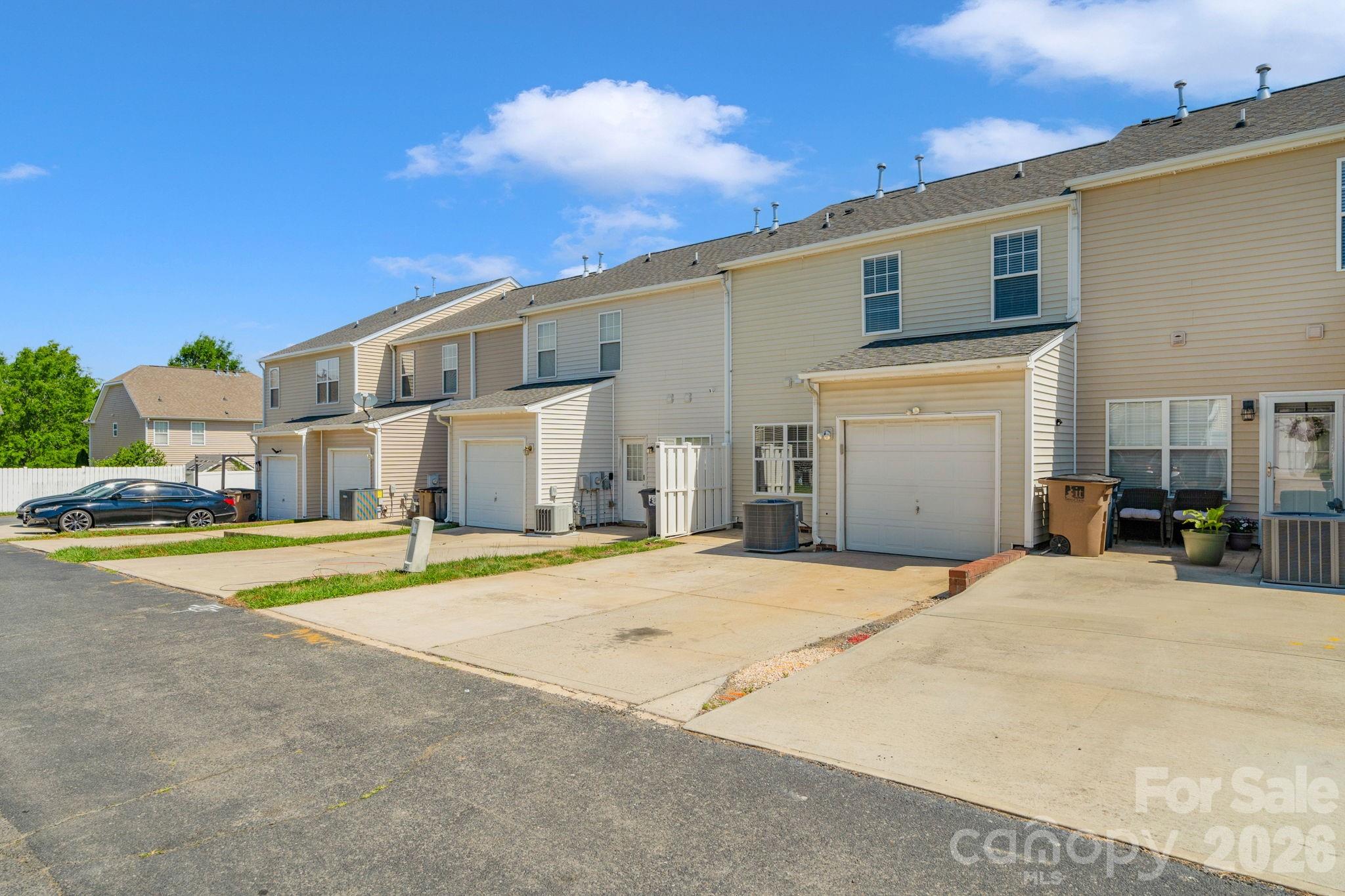 1021 Laparc Lane Property Photo 45