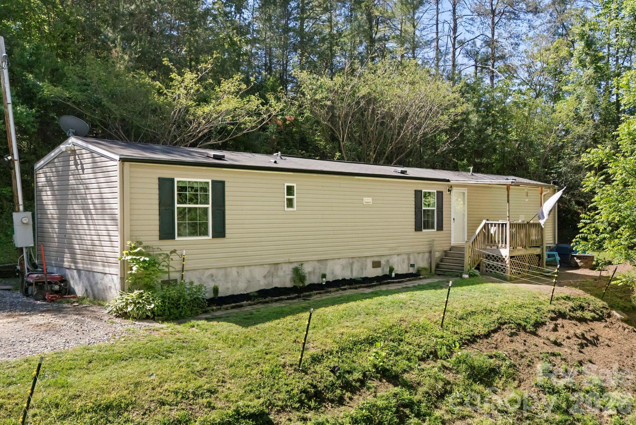 23 Lela Lane Property Photo 1