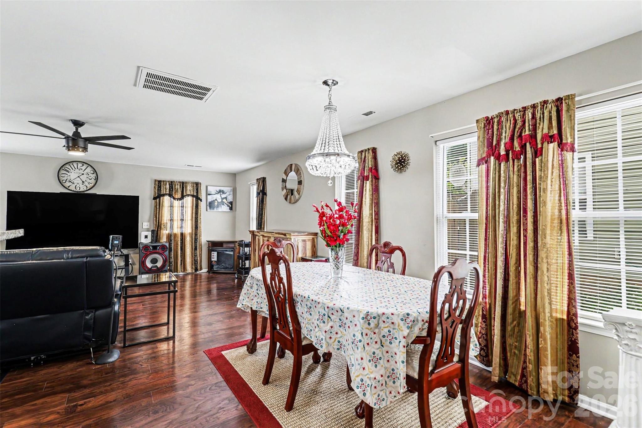 306 Cayman Way Property Photo 6