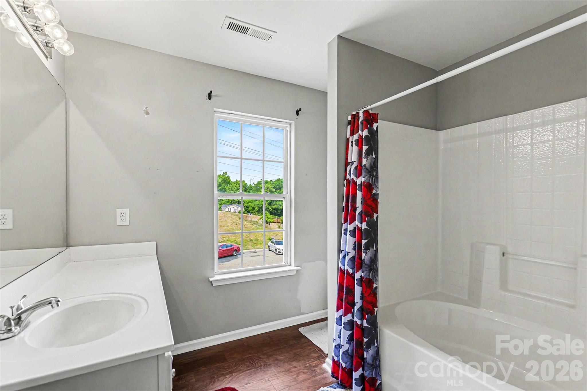 306 Cayman Way Property Photo 16
