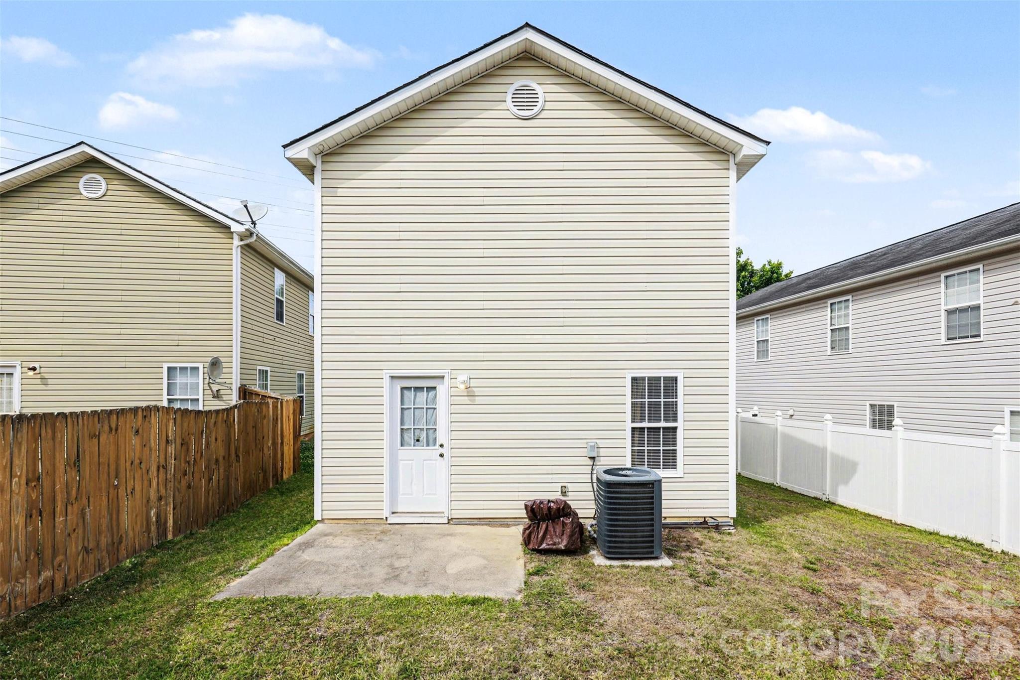 306 Cayman Way Property Photo 21