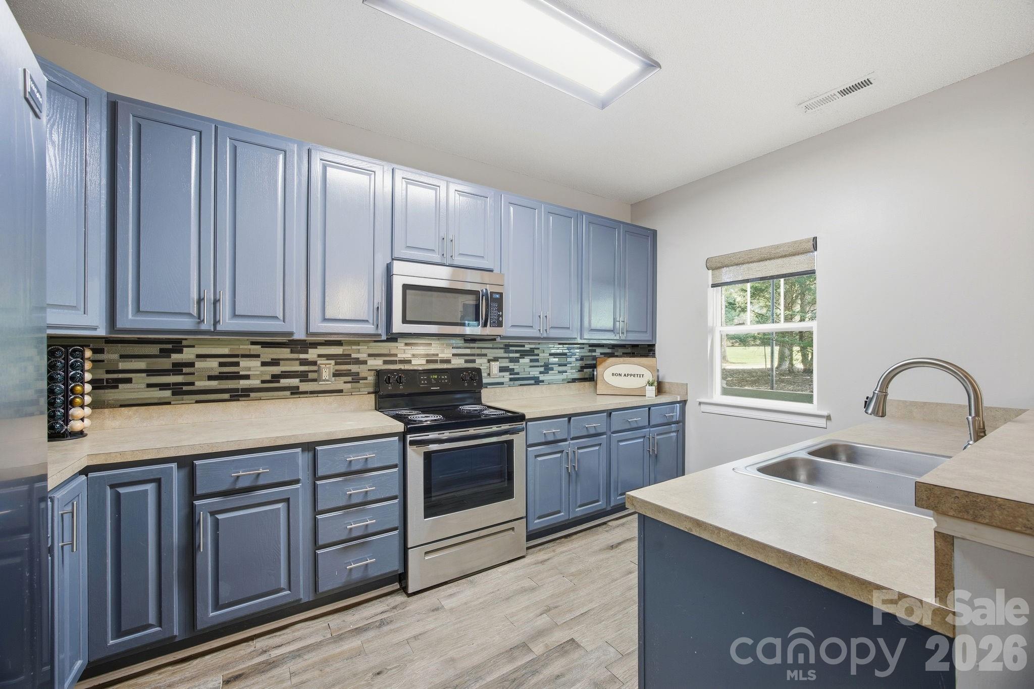 118 Par Place Property Photo 5
