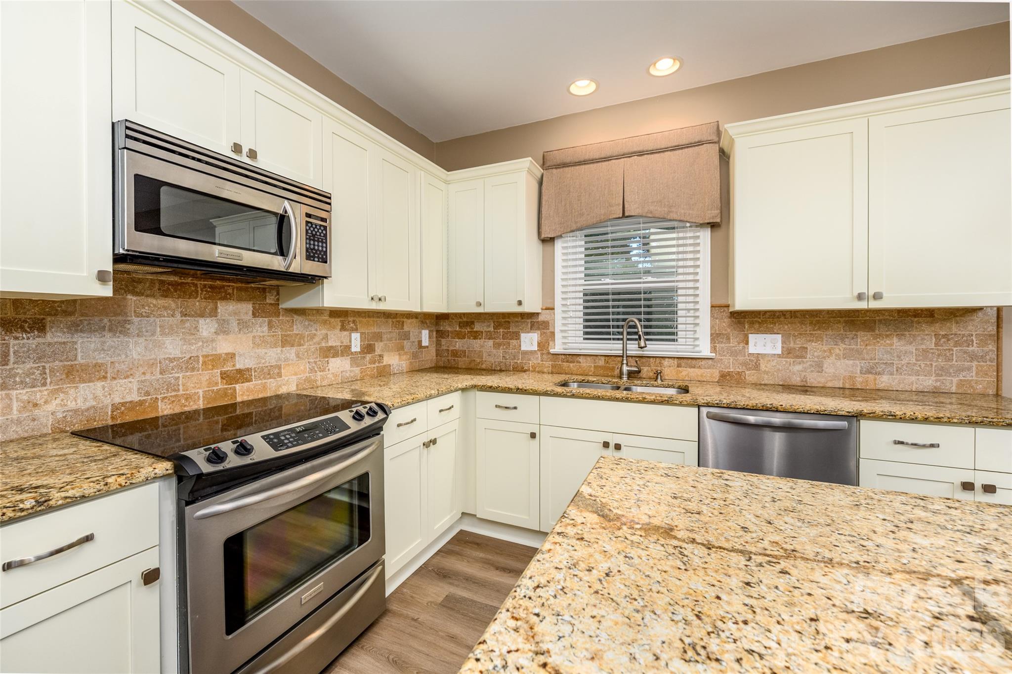 119 Topsail Place Property Photo 11