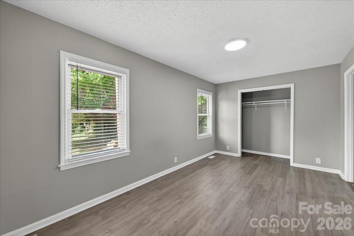 936 Holland Avenue Property Photo 14