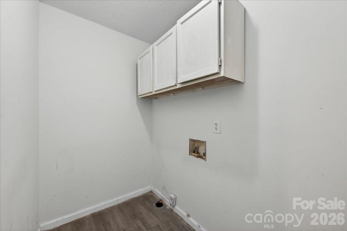 936 Holland Avenue Property Photo 25