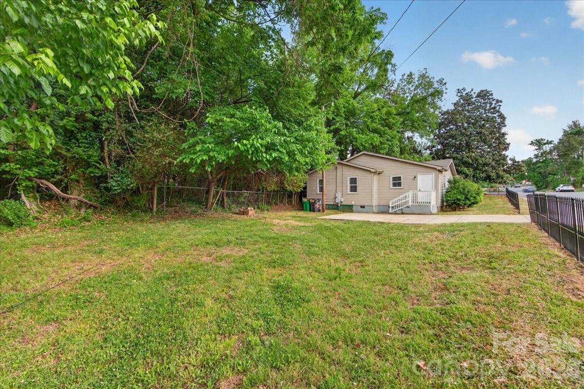 936 Holland Avenue Property Photo 26