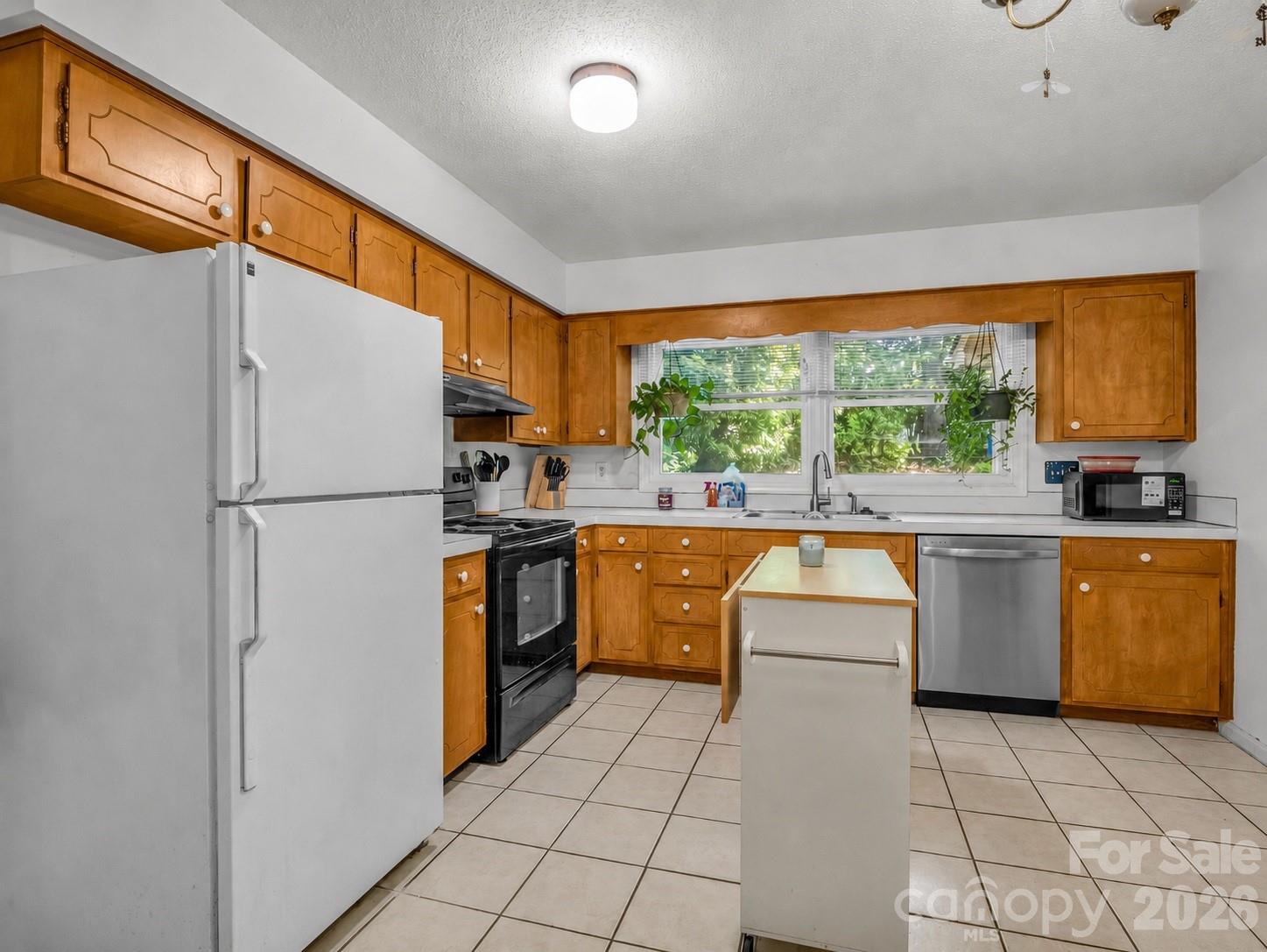 244 Windover Drive Property Photo 5
