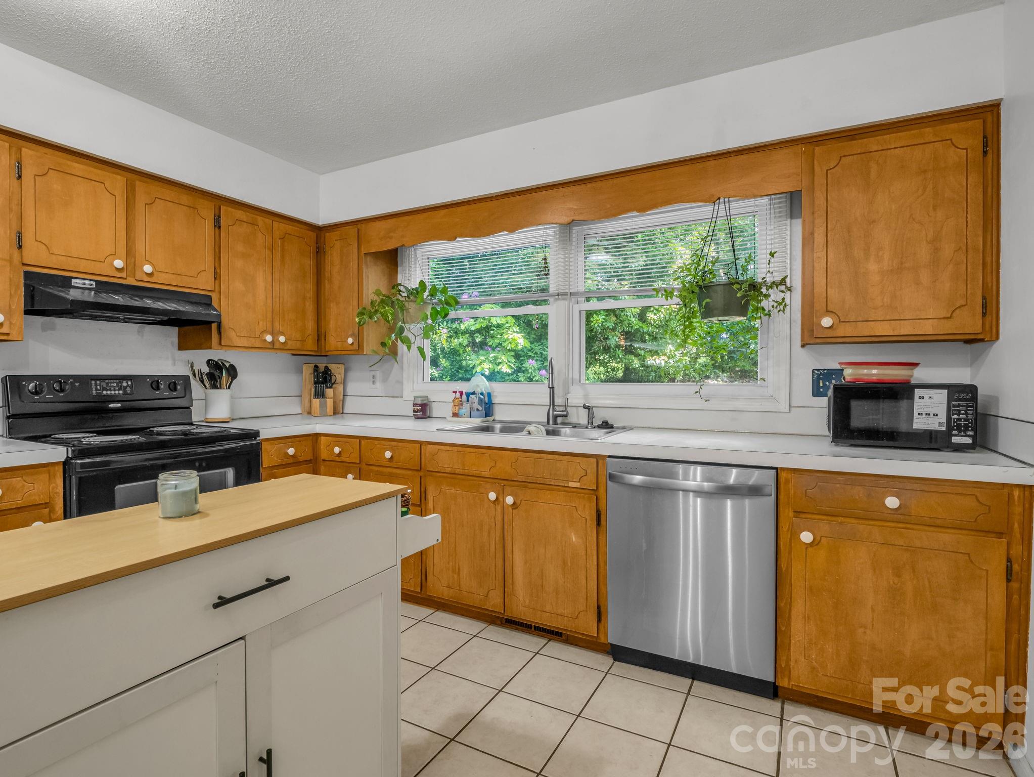 244 Windover Drive Property Photo 12
