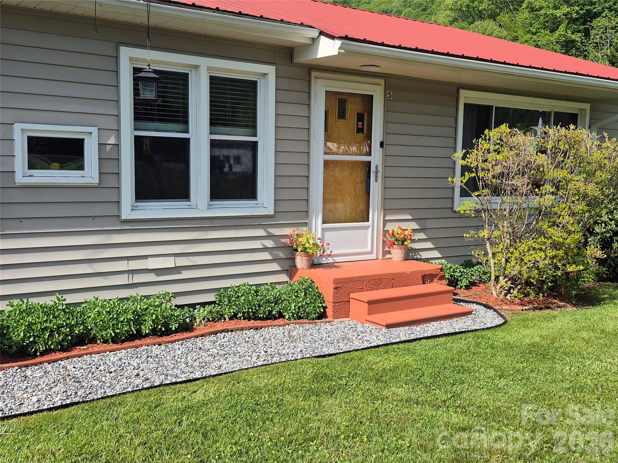 5 Gibson Drive Property Photo 6