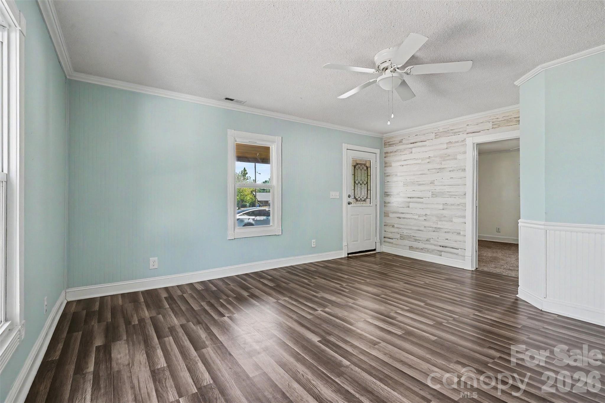 503 E Mcgregor Street Property Photo 3