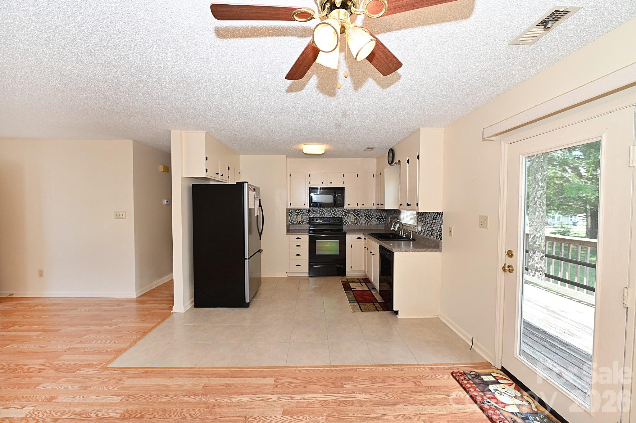 4445 Sulphur Springs Road Property Photo 9