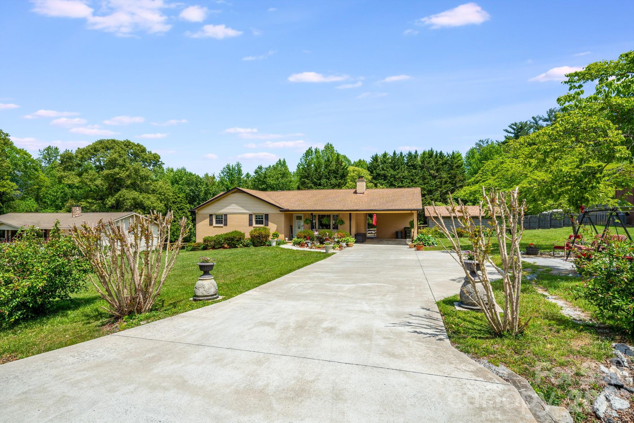 458 Beach Drive Property Photo 2