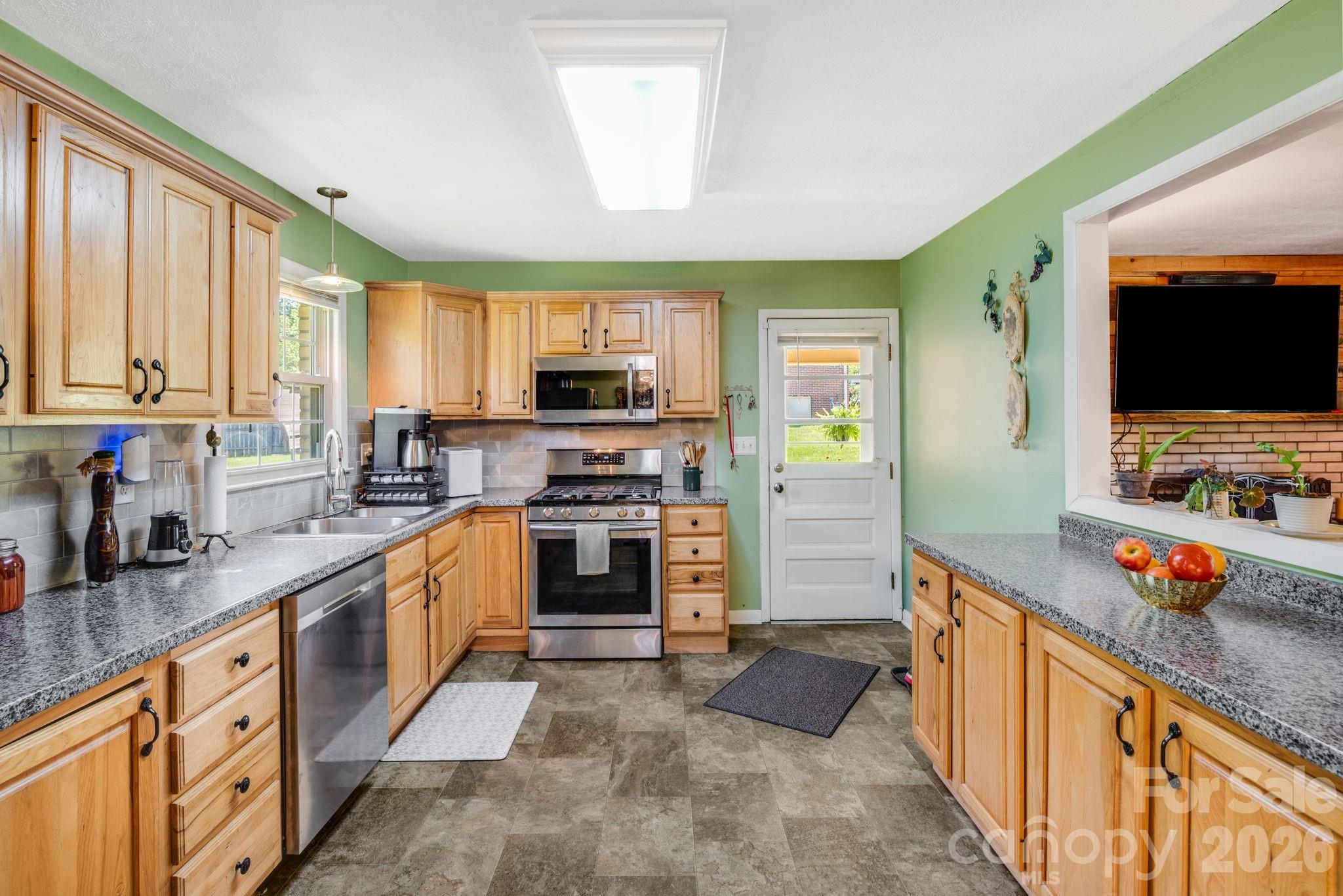 458 Beach Drive Property Photo 12