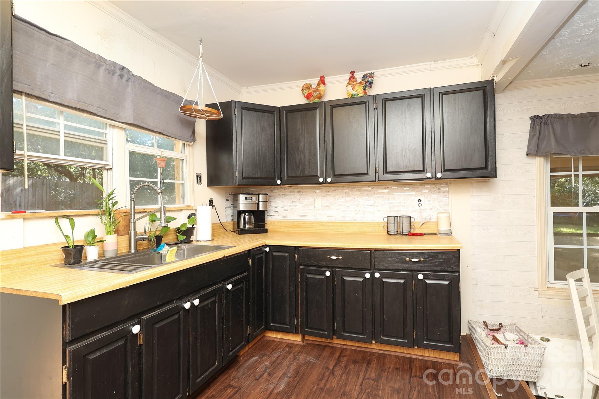 1324 Mason Street Property Photo 5