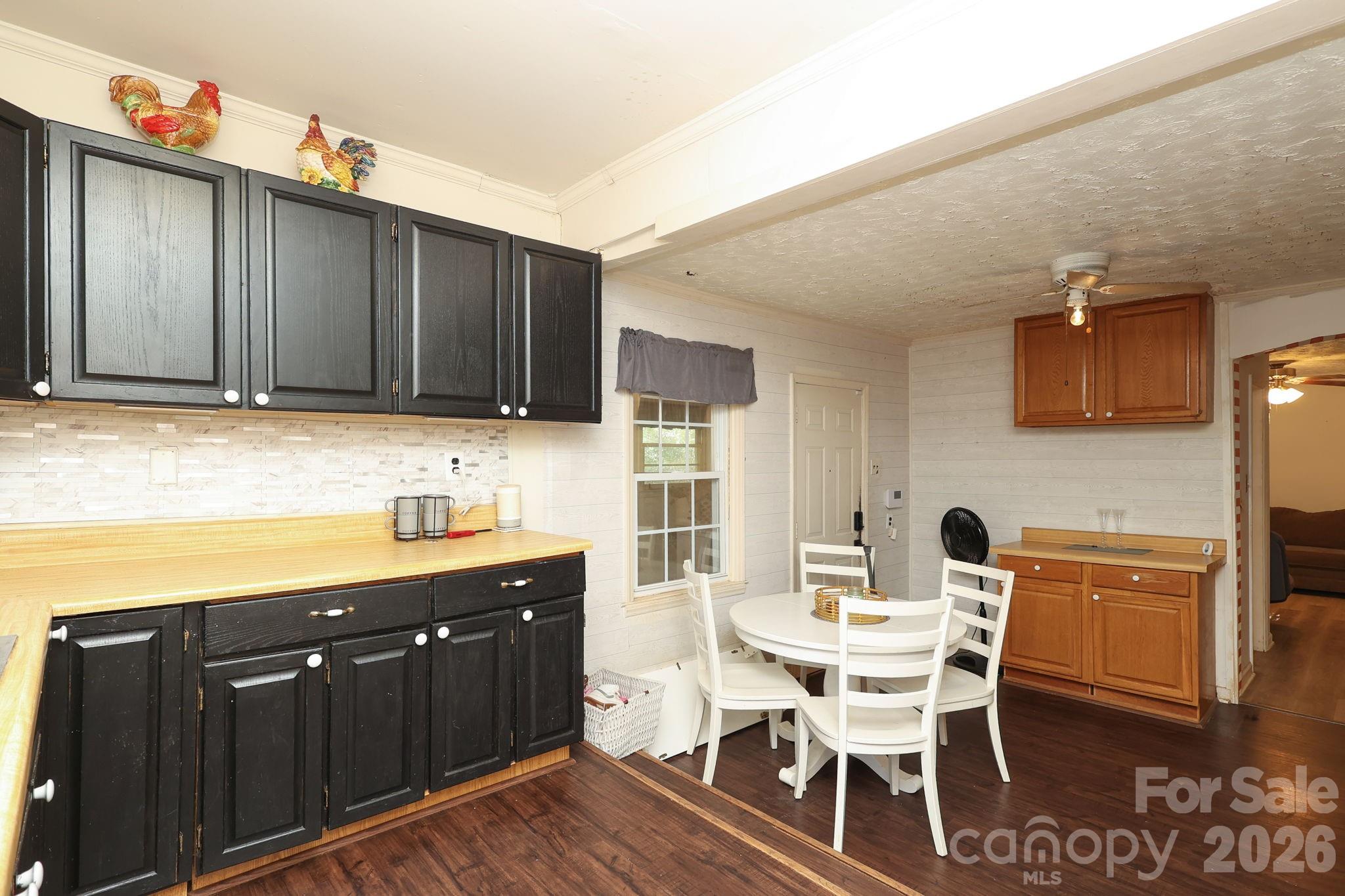 1324 Mason Street Property Photo 10