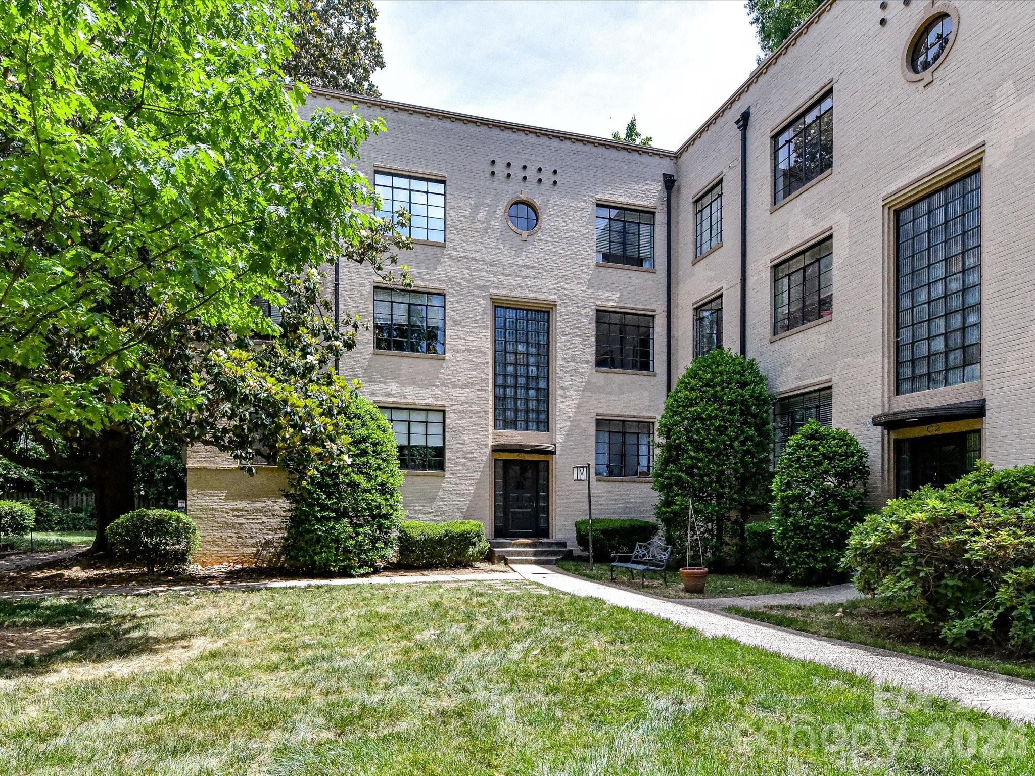 1121 Myrtle Avenue 47
