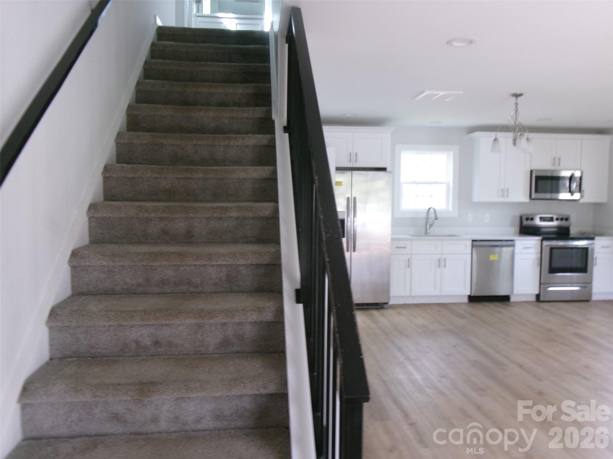 510 Kings Road Property Photo 17