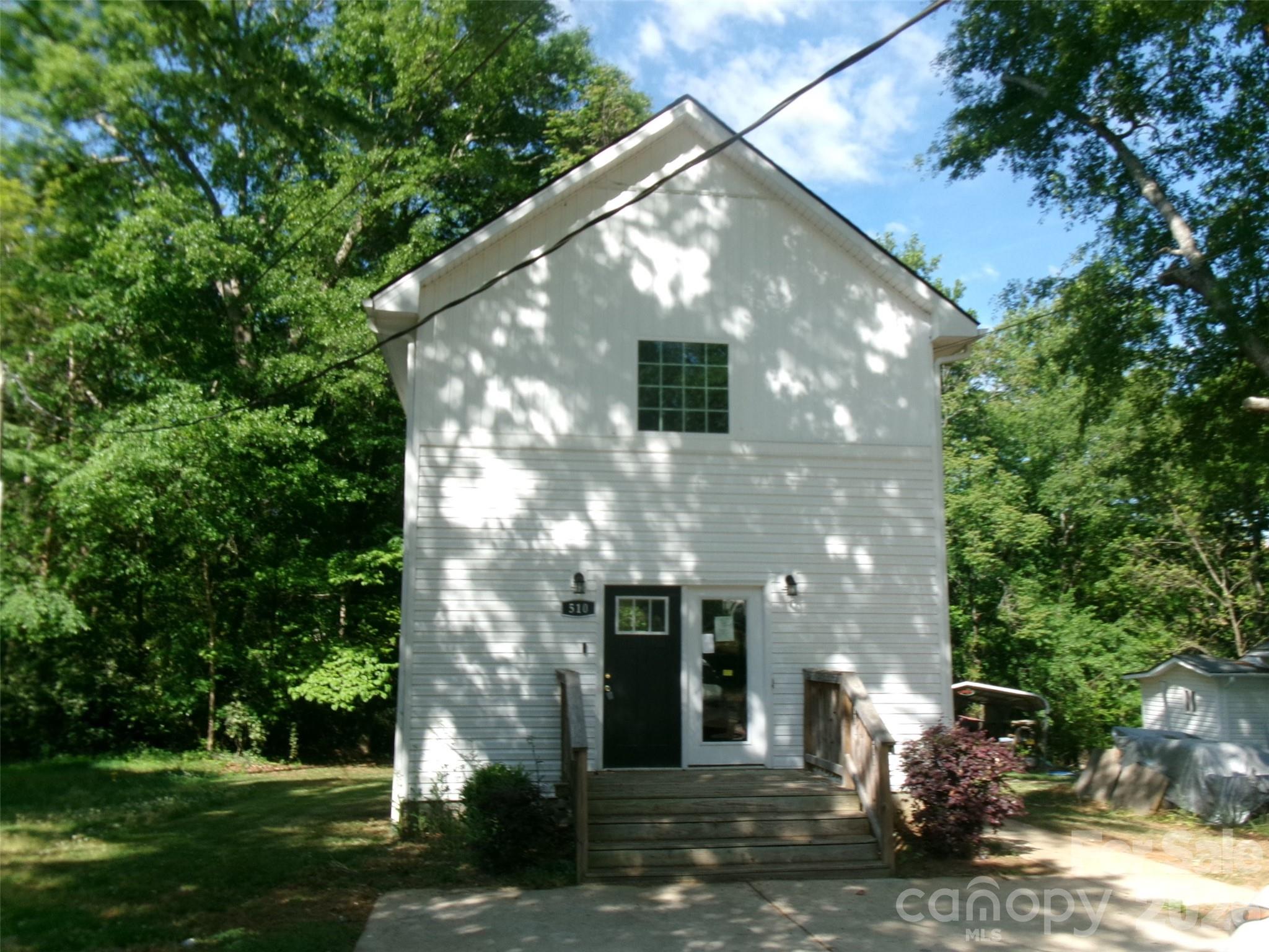 510 Kings Road Property Photo 20