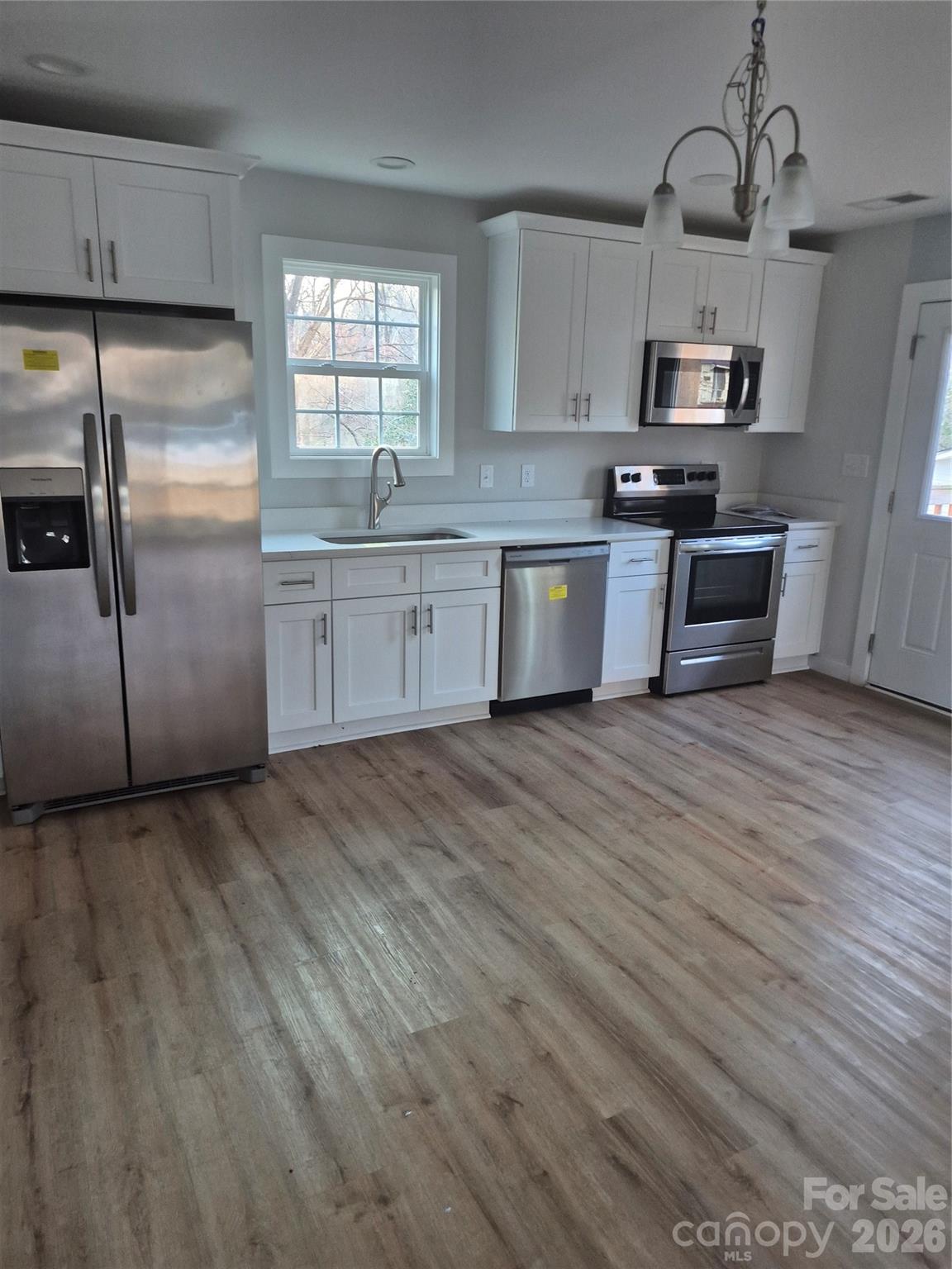 510 Kings Road Property Photo 25