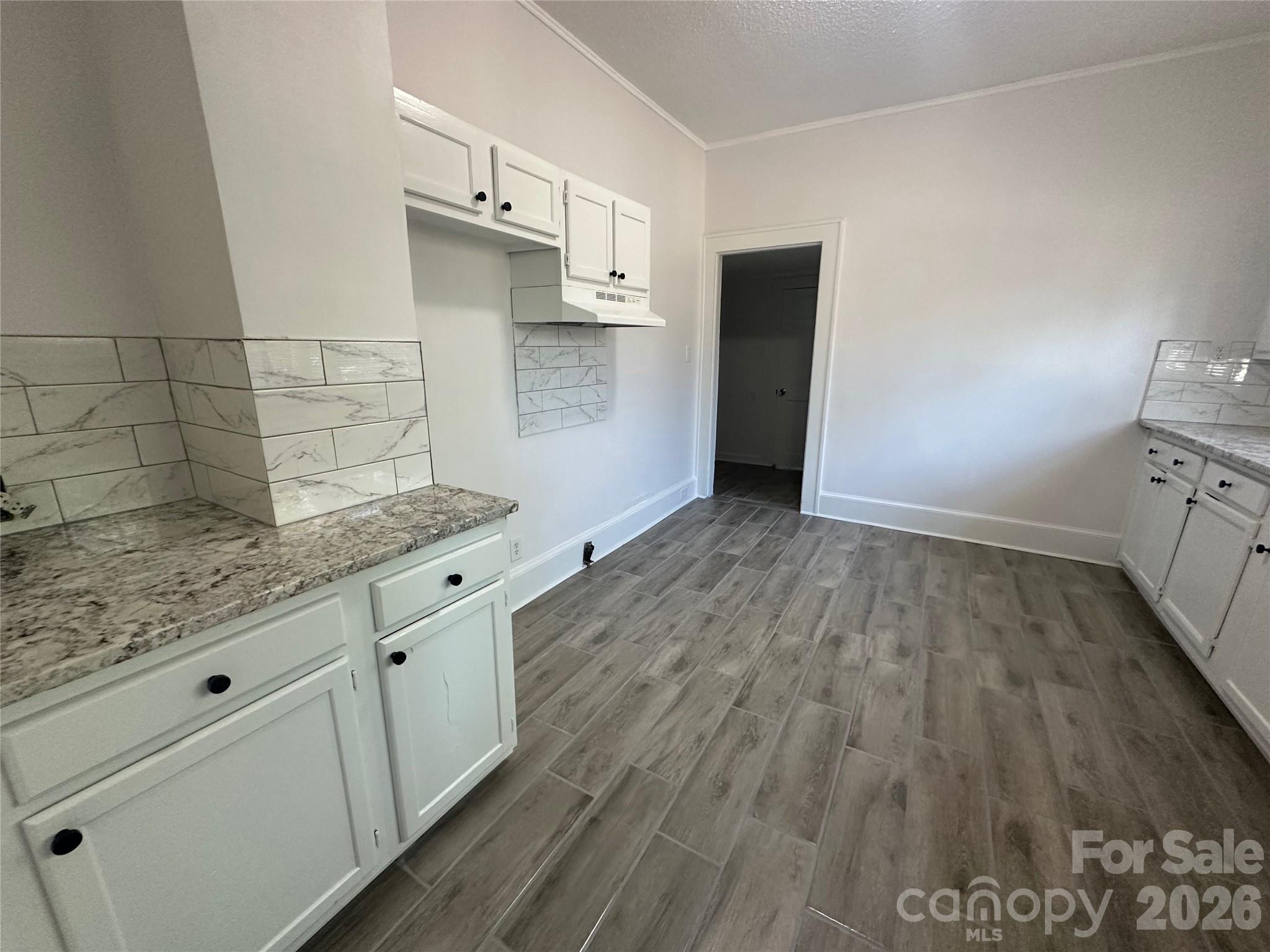4028 Leo Street Property Photo 7