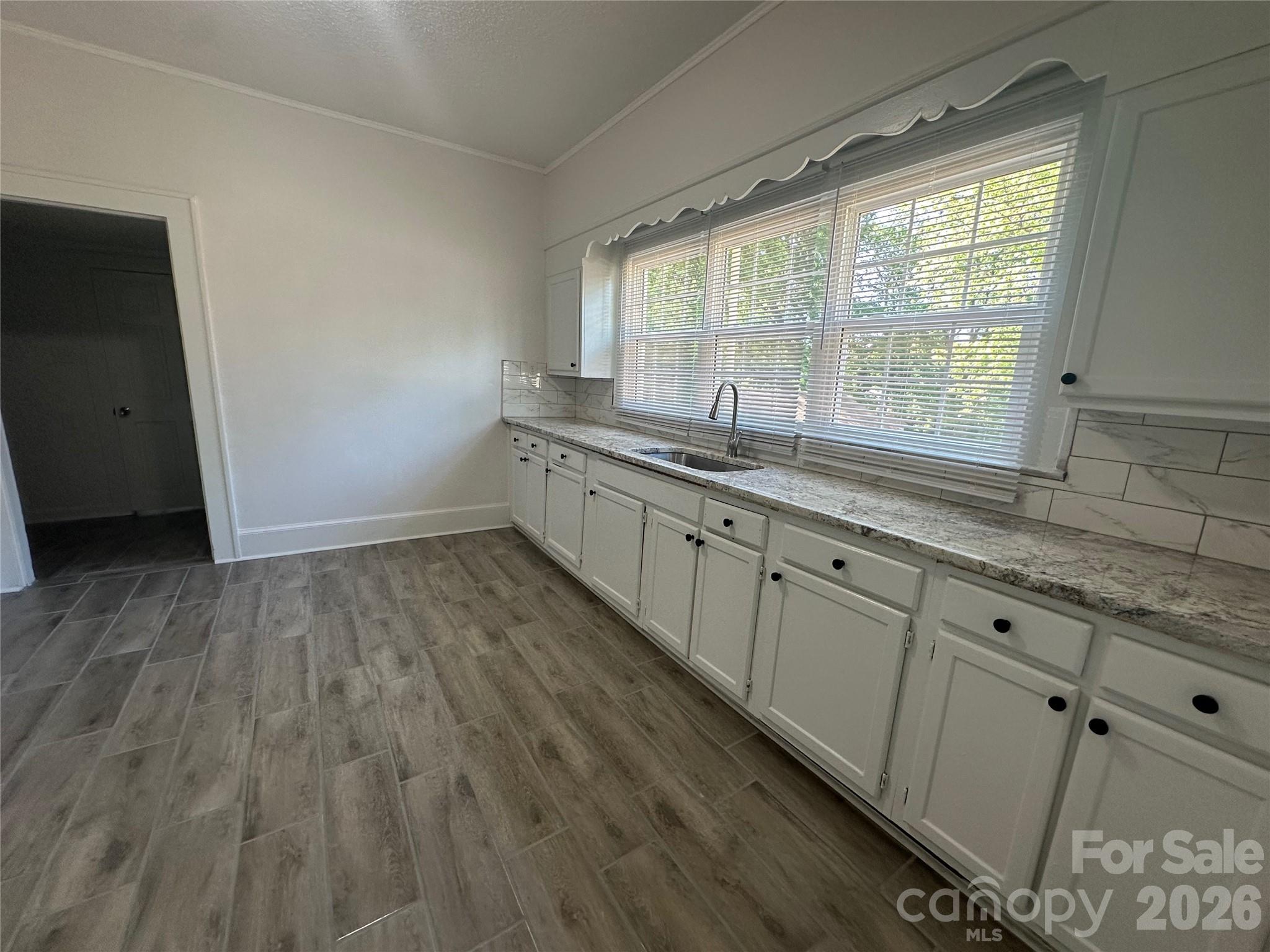 4028 Leo Street Property Photo 8