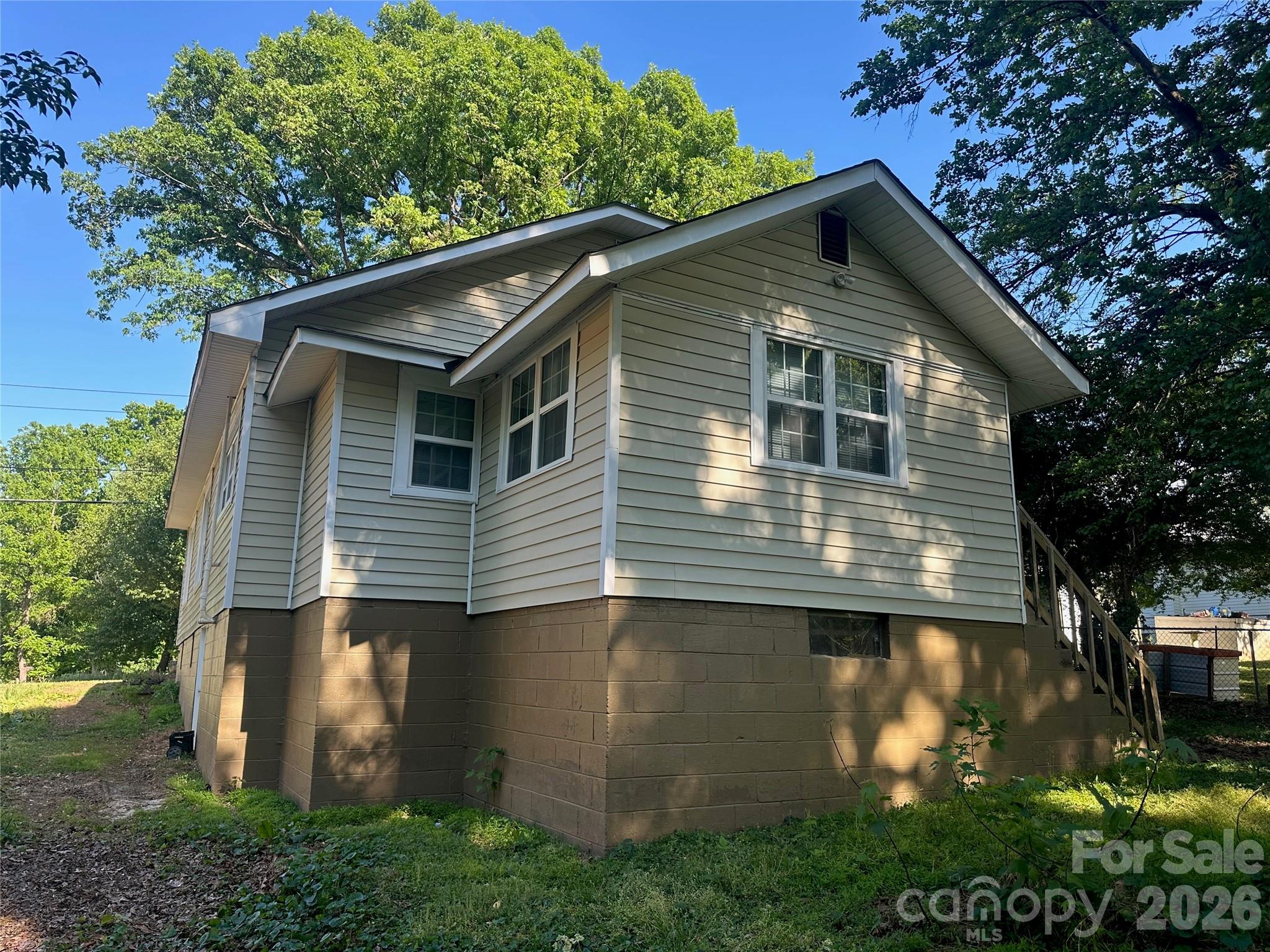 4028 Leo Street Property Photo 28