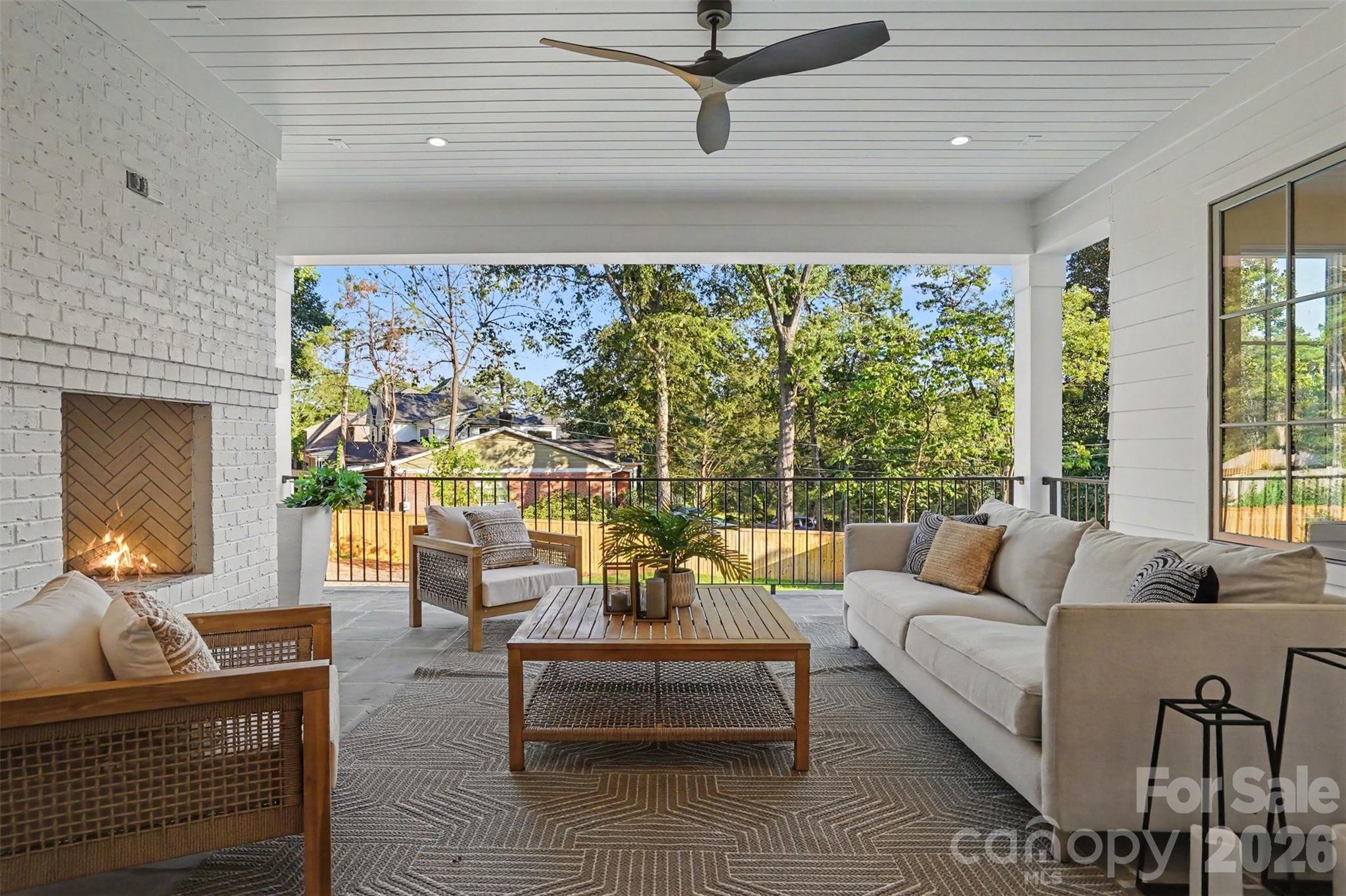 539 Mammoth Oaks Drive Property Photo 7