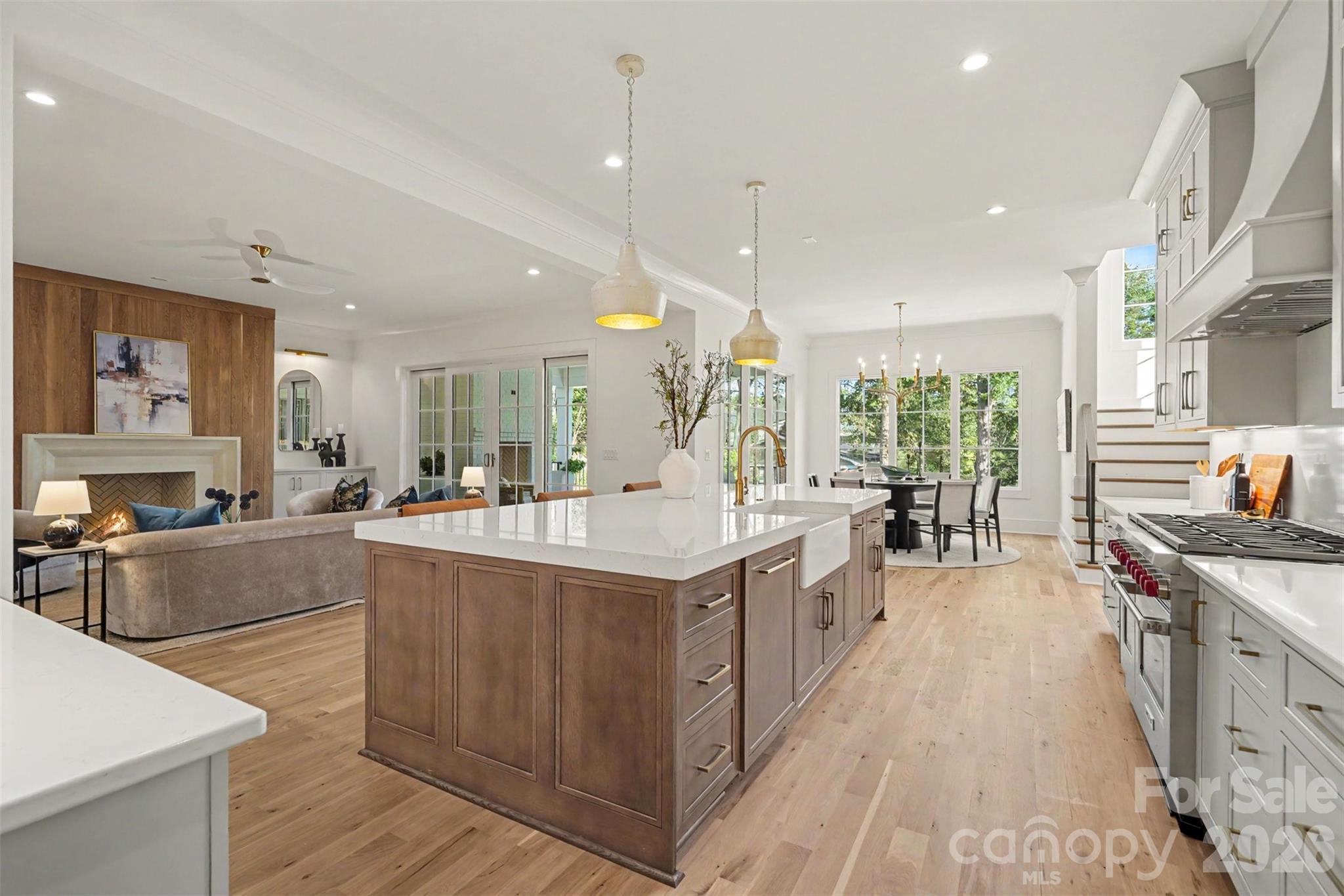 539 Mammoth Oaks Drive Property Photo 10
