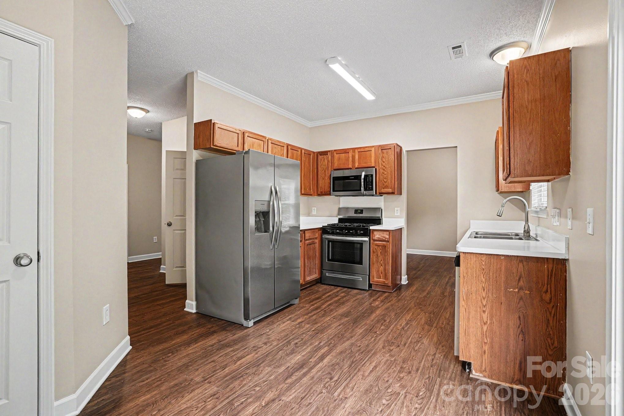 6116 Firethorne Lane Property Photo 10
