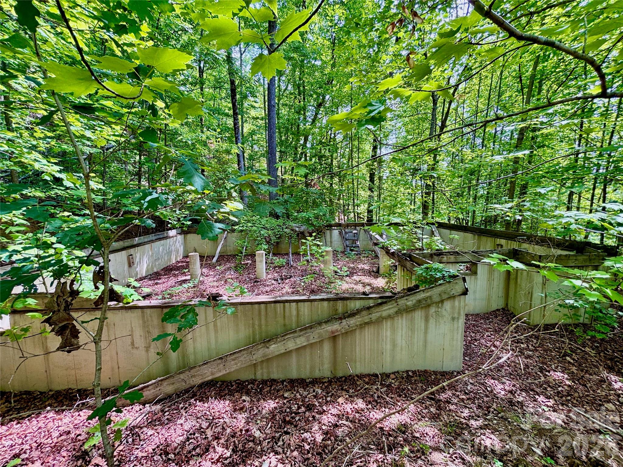 350 Springvalley Drive Property Photo 5