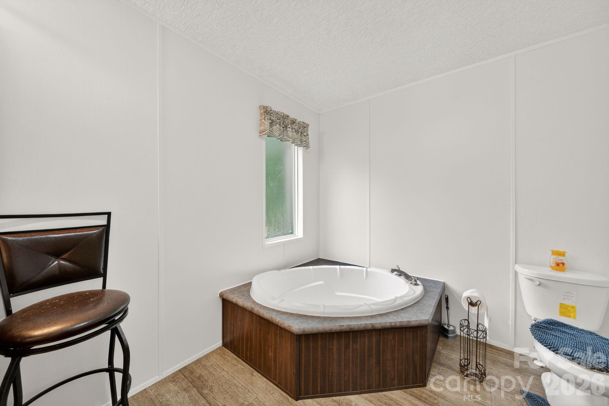 6956 Jamestowne Road Property Photo 12