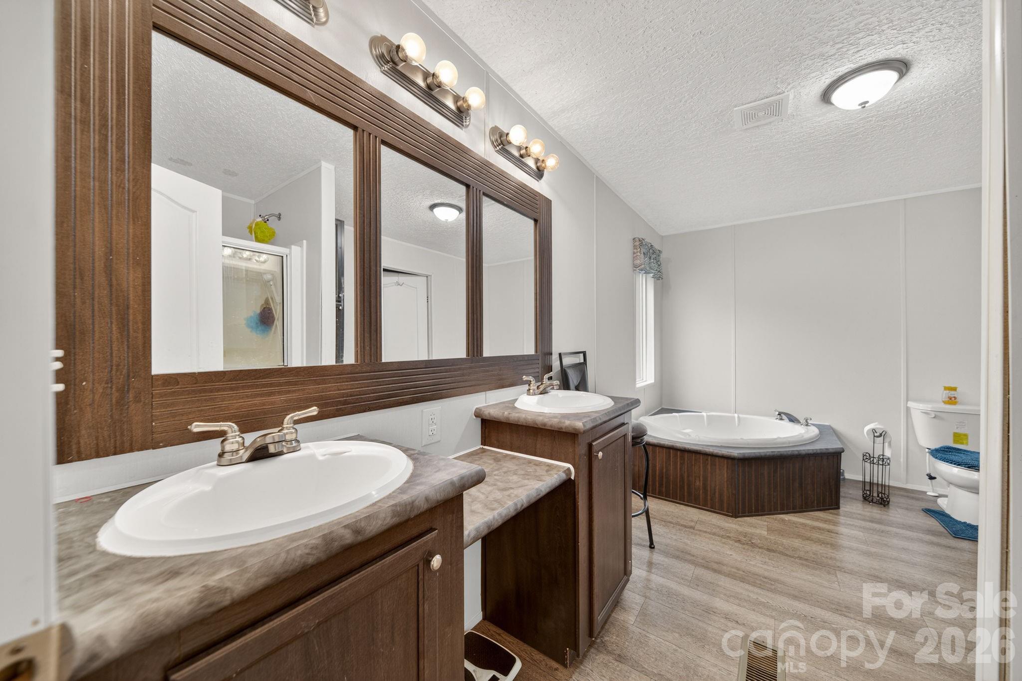 6956 Jamestowne Road Property Photo 15