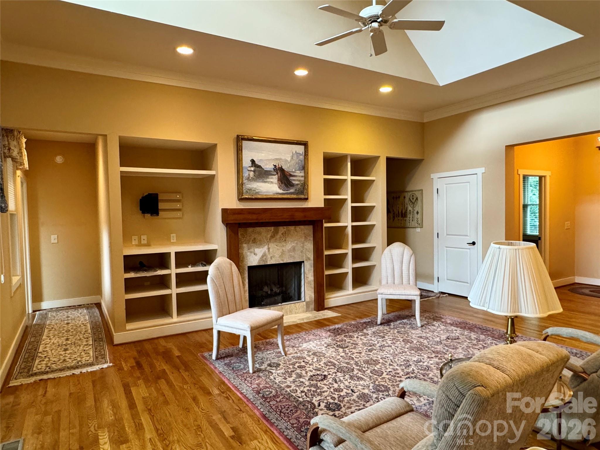 894 Dunroy Drive Property Photo 7