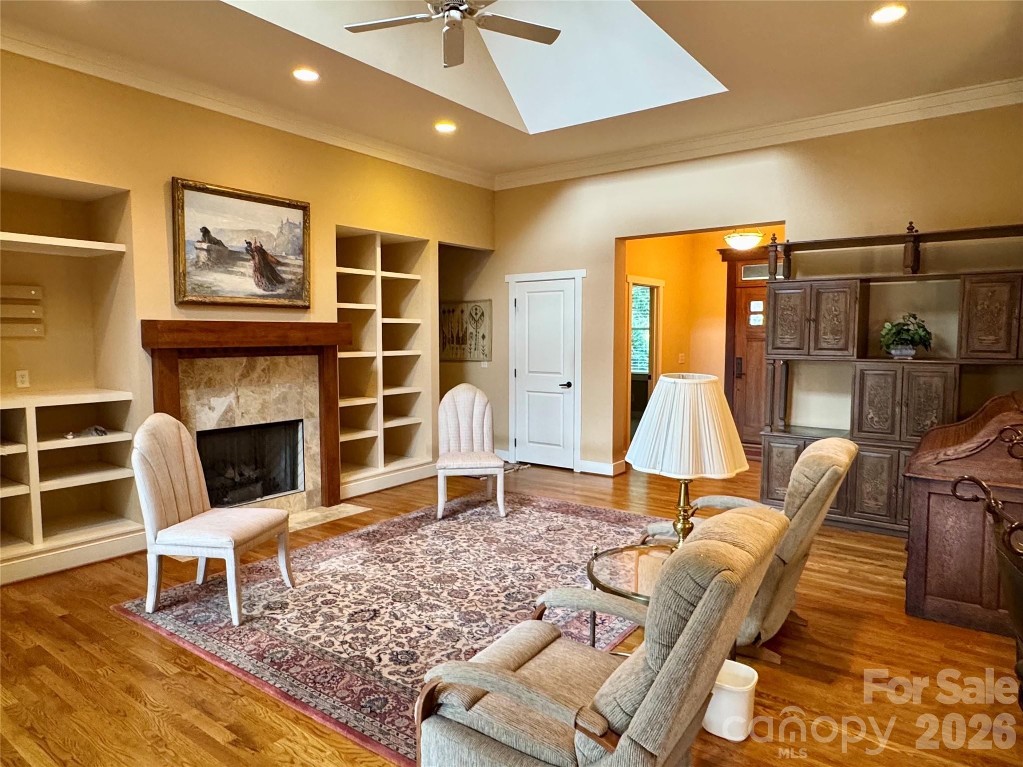 894 Dunroy Drive Property Photo 8