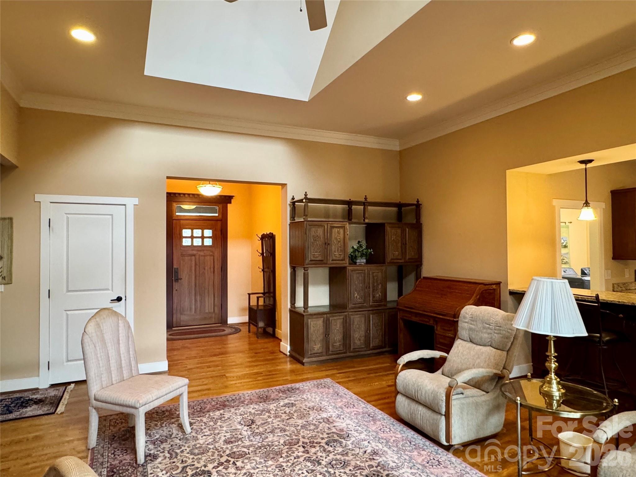 894 Dunroy Drive Property Photo 9