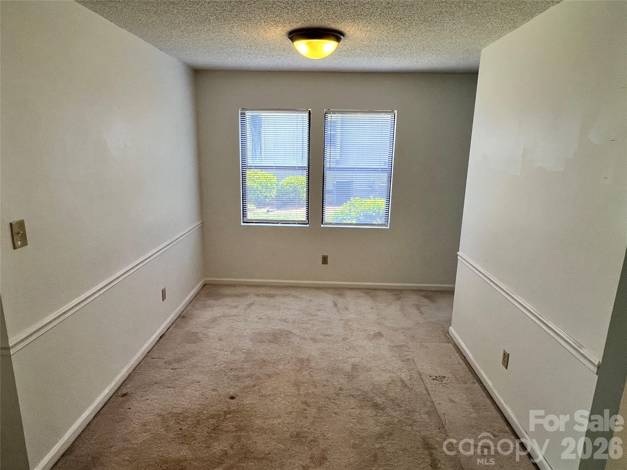 2401 Abbey Circle Property Photo 6