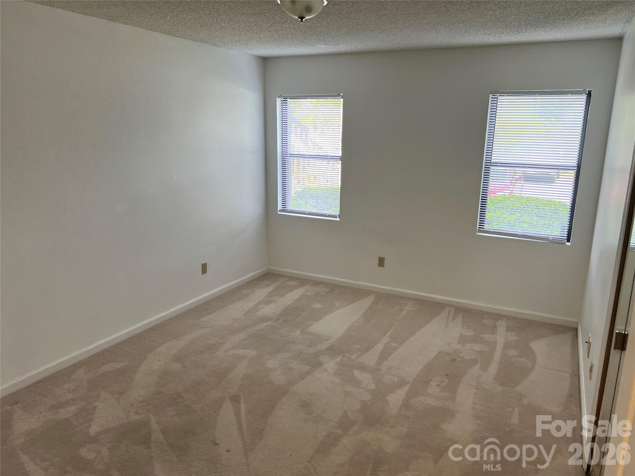2401 Abbey Circle Property Photo 11
